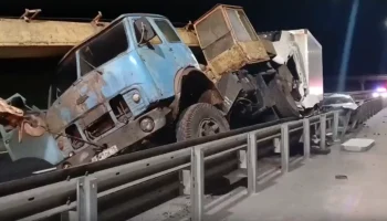 В Окуловском округе в ДТП с большегрузами и легковым авто погибли два человека